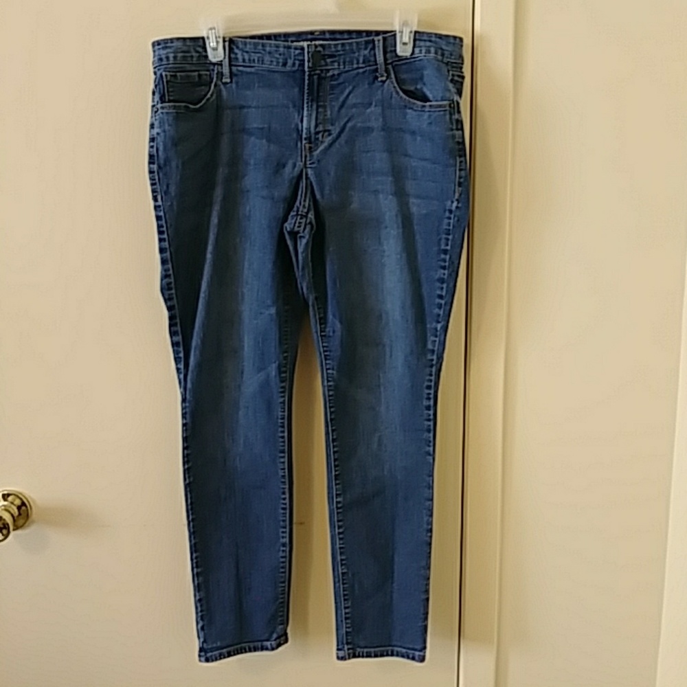 Old Navy Super Skinny Mid-Rise